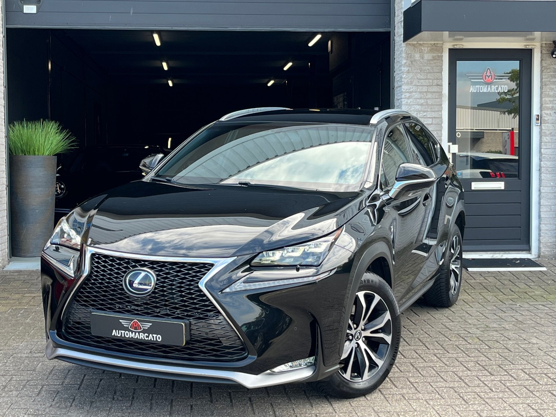 Lexus NX 300h AWD F Sport Line Hybride | NL Auto | Dealerond, Automaat, Dealer onderhouden, Bedrijf, 155 pk