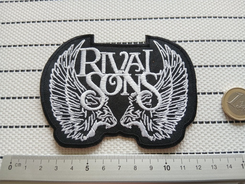 Rival Sons vrij  mooie shaped patch r36 8x 11 cm rock, Ophalen of Verzenden, Nieuw, Kleding