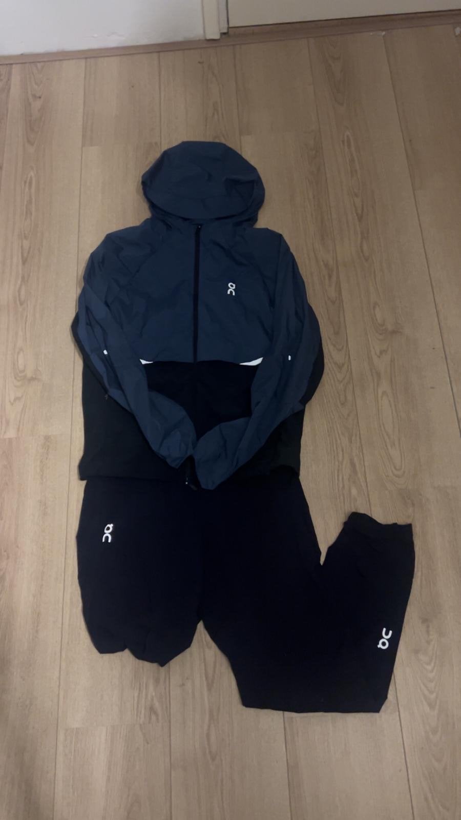 On Running Performance Trainingspak Maat M, Kleding | Heren, Ophalen of Verzenden, Zo goed als nieuw, Hardlopen of Fietsen, Maat 48/50 (M)