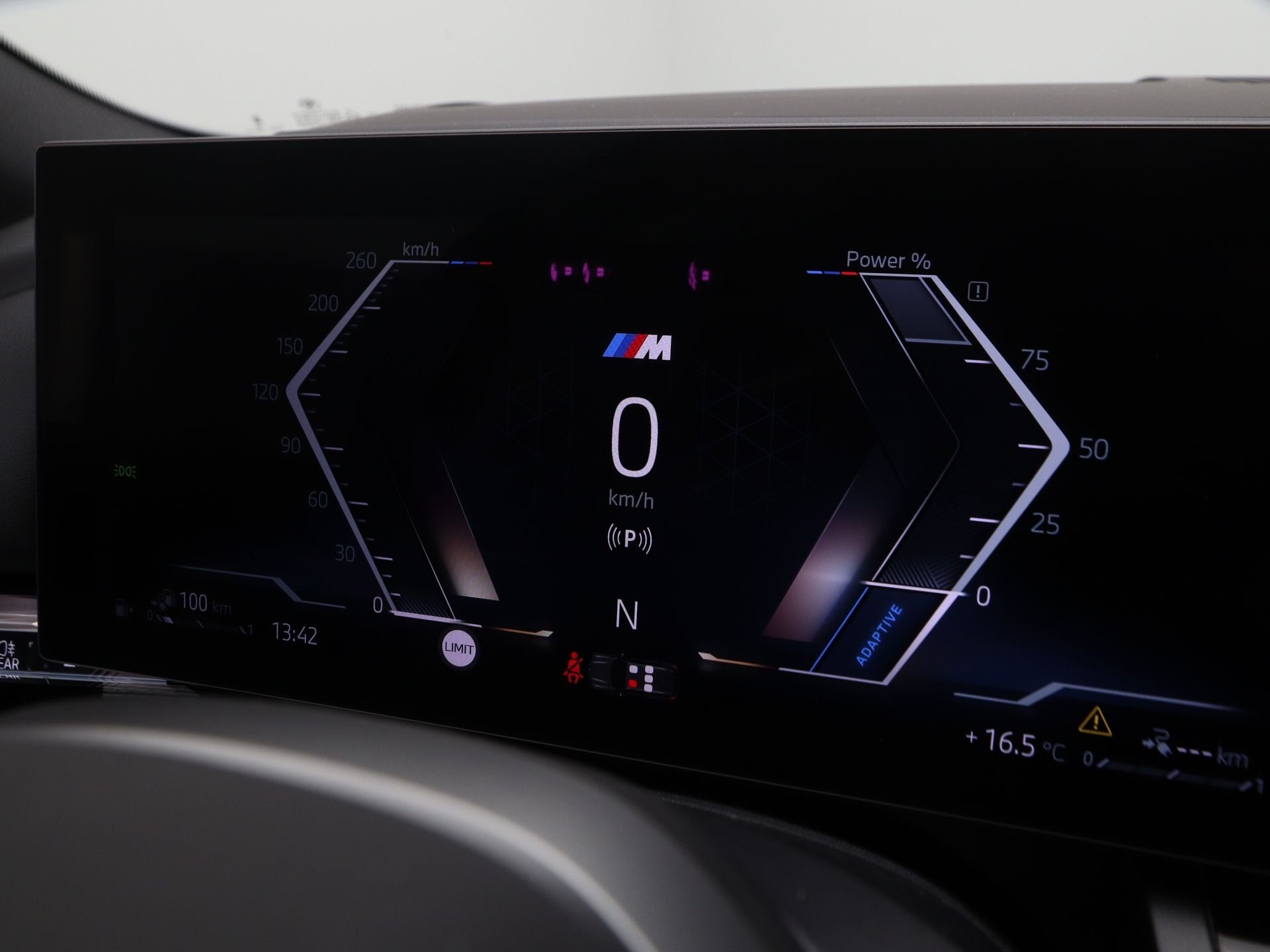 BMW 5 Serie 530e Touring M Sport Edition (bj 2026), Auto's, Automaat, Achterwielaandrijving, 1800 kg, 4 cilinders