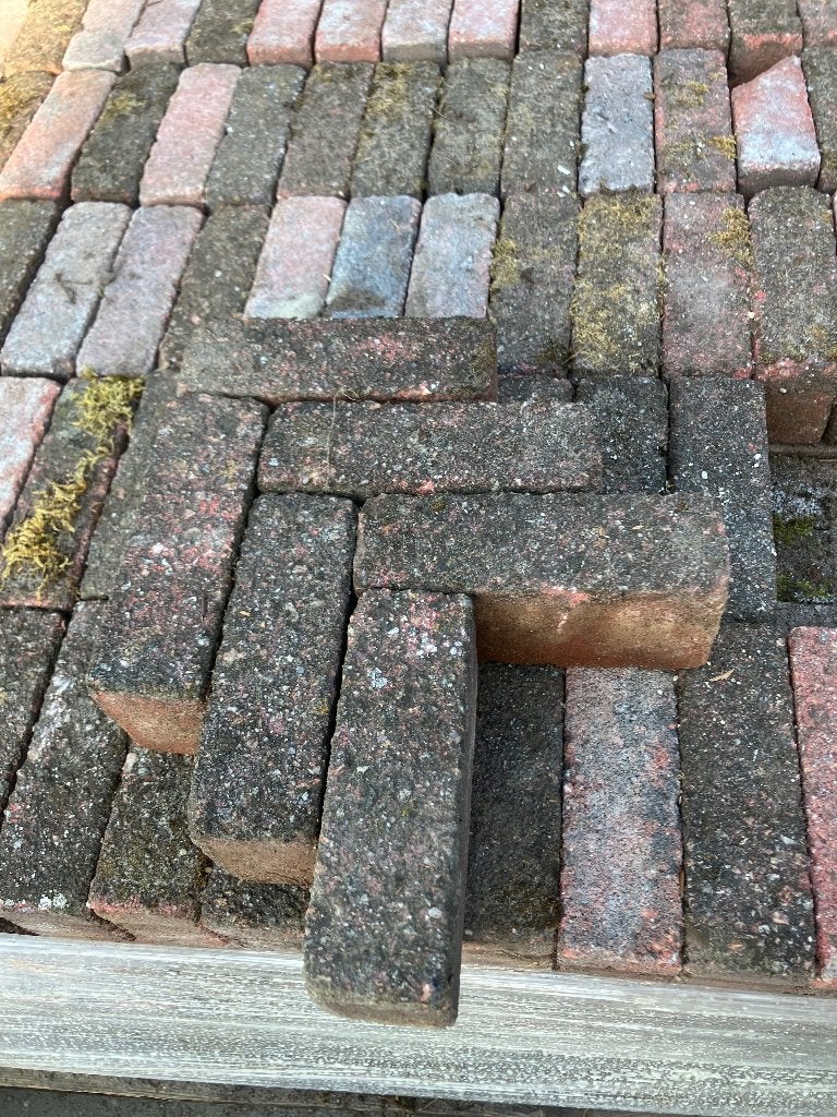 Waaltjes beton 15x5x7 totaal 29 m2, Ophalen, Gebruikt, Klinkers, 10 m² of meer