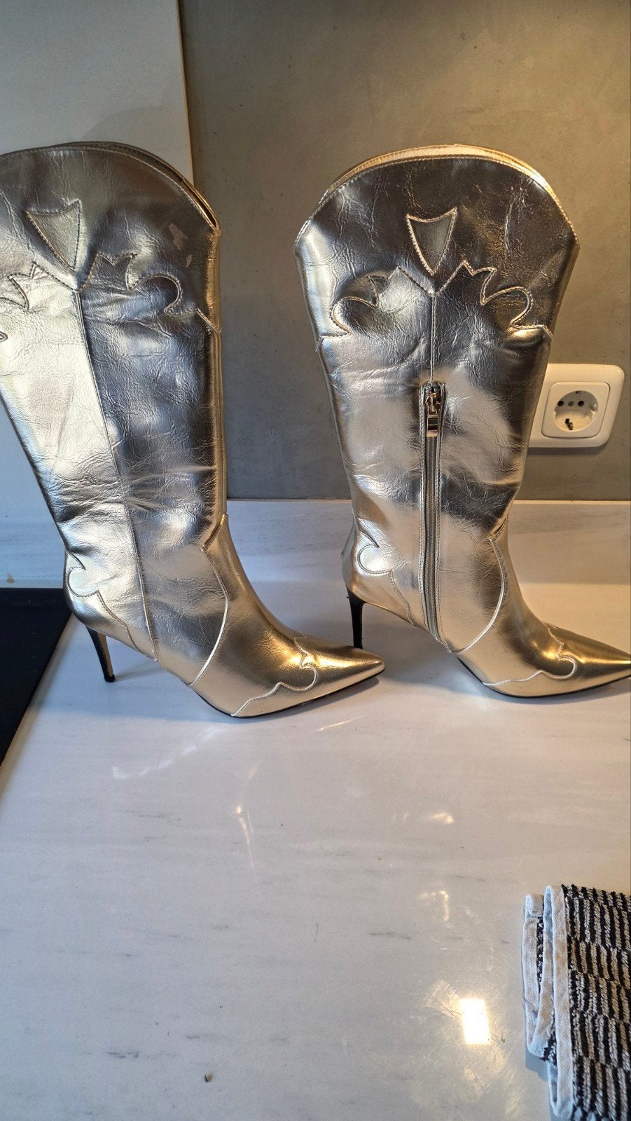 laarzen westernlook  Goud maat 39 en 40, Kleding | Dames, Hoge laarzen, Overige kleuren, Nieuw, Ego