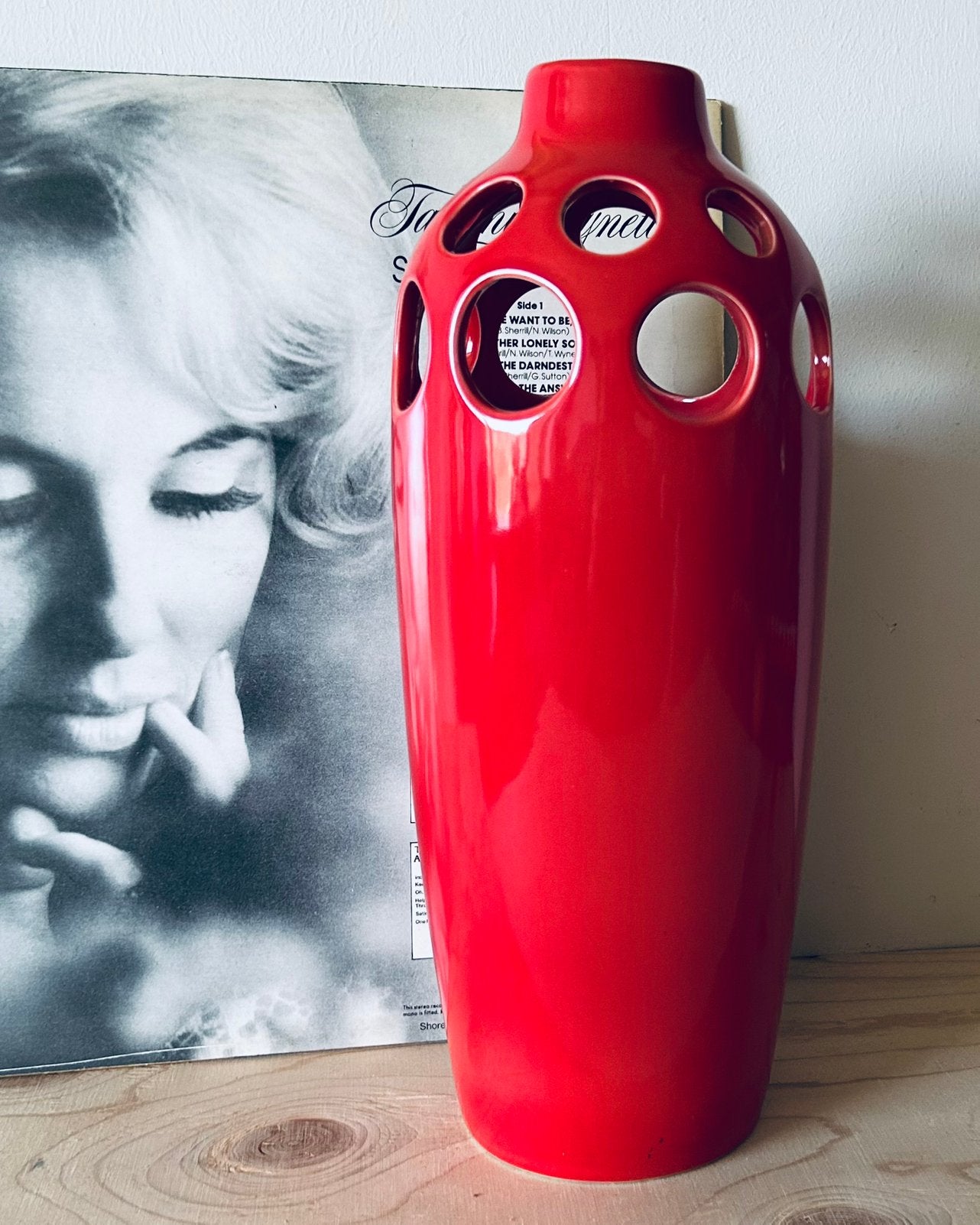 Hoge Rode Vintage Spage Age Bloemenvaas, Huis en Inrichting, Ophalen of Verzenden, Zo goed als nieuw, Rood, Glas