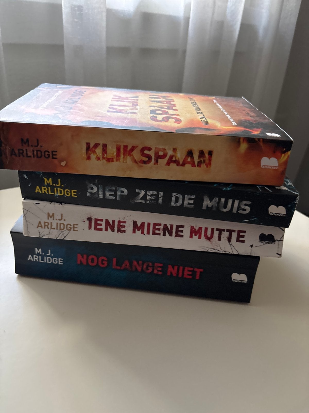 M.J. Arlidge thrillers - 4-delige set, Boeken, Ophalen of Verzenden, Zo goed als nieuw, Nederland