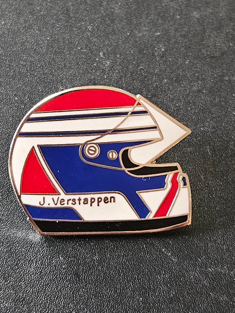 J. Verstappen helm speldje / pin, Ophalen of Verzenden, Zo goed als nieuw, Sport, Speldje of Pin