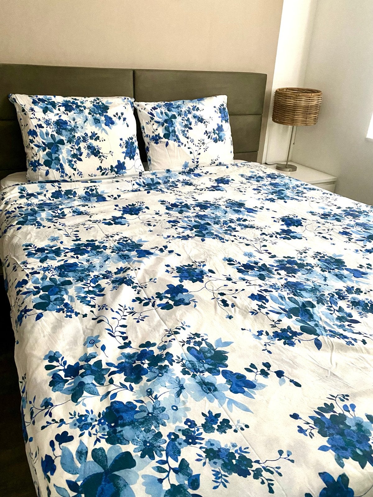 180 x 200 cm Dekbedovertrek met bloemenprint - Blauw/Wit, Overige merken, Ophalen of Verzenden, Zo goed als nieuw, Wasbaar