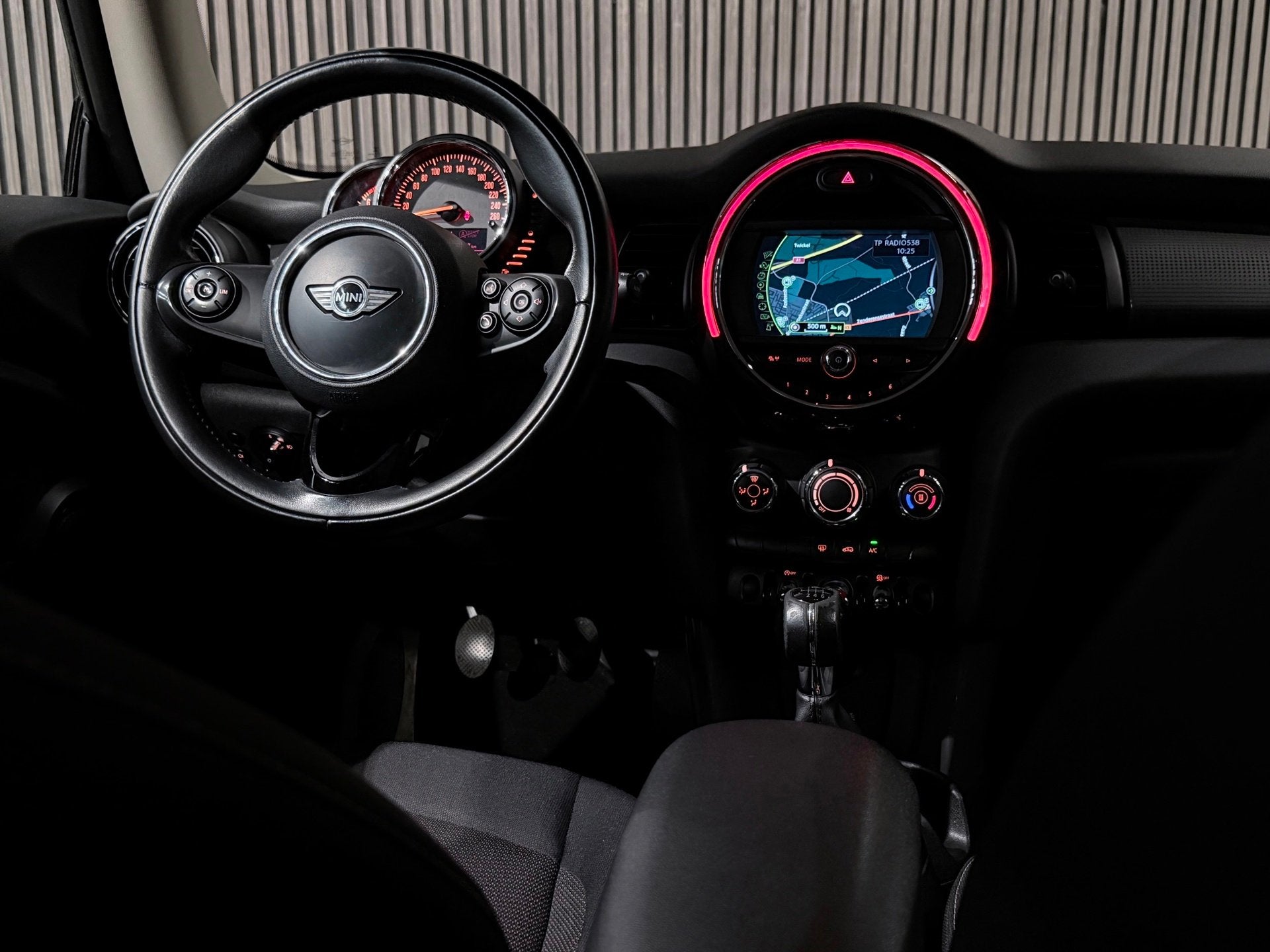 Mini 3-Deurs 1.5 Cooper Business | Navi | Cruise | Garantie, Auto's, Voorwielaandrijving, Dealer onderhouden, Gebruikt, Met garantie (alle)