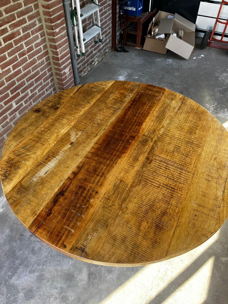 Ronde eettafel van mangohout met stalen spinpoot, Huis en Inrichting, Tafels | Eettafels, Ophalen, Gebruikt, 100 tot 150 cm, Rond