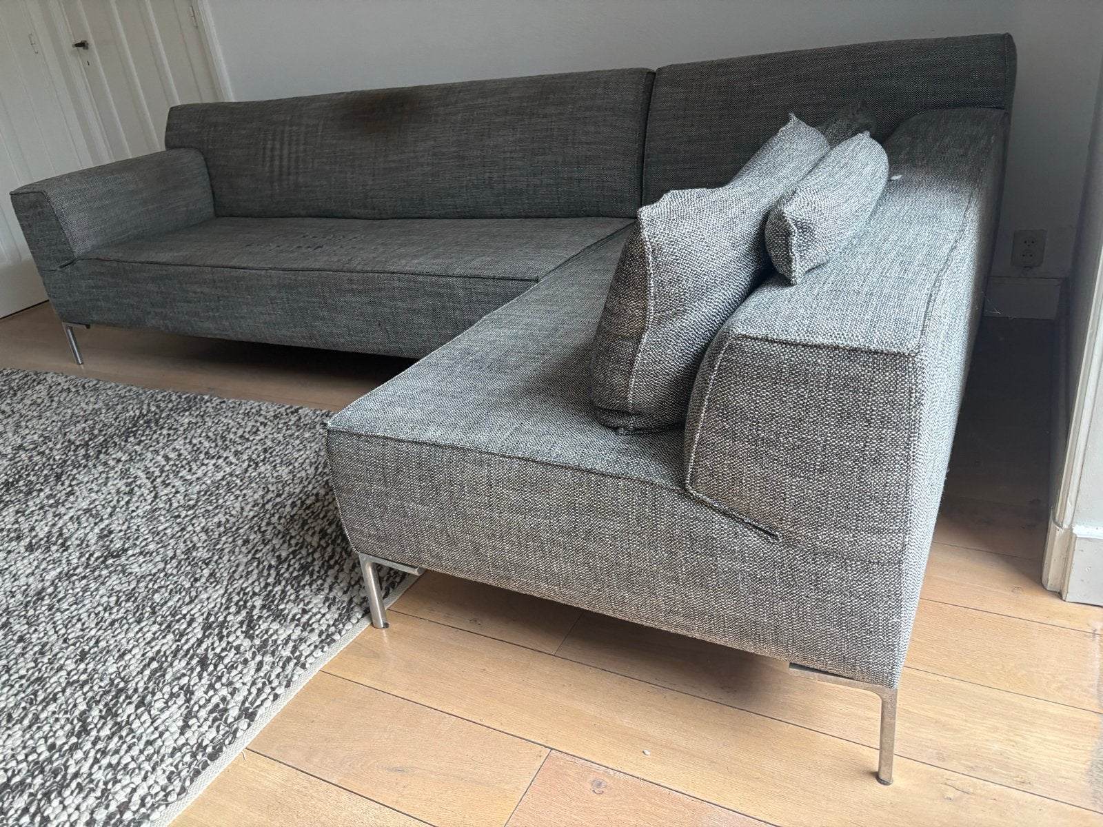 Design on stock Bloq hoekbank moet worden gestoffeerd, Huis en Inrichting, Banken | Bankstellen, Ophalen, Gebruikt, Hoekbank, 75 tot 100 cm