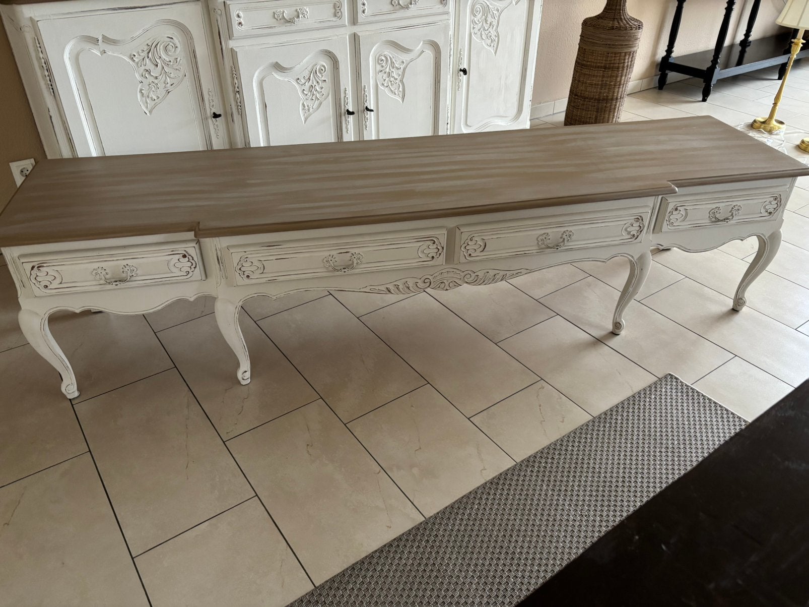 Queen ann brocante sidetable tv meubel 2,3 m lang, Ophalen