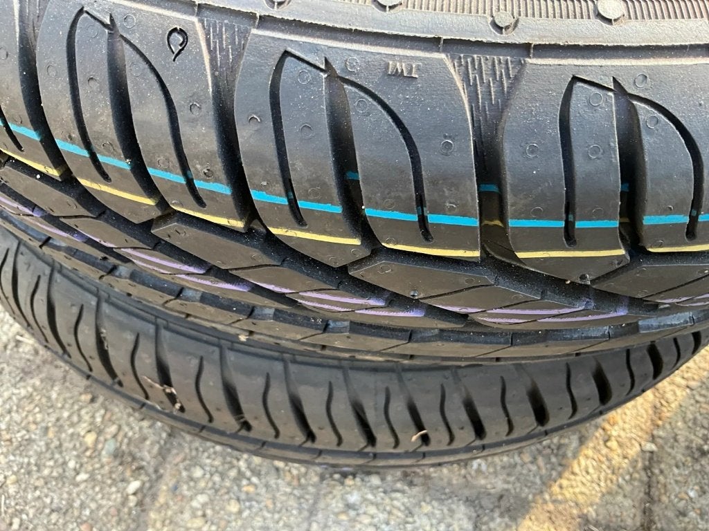 2x  Uniroyal 175/65R15  Nieuw, Auto-onderdelen, Banden en Velgen, Ophalen, 15 inch, 175 mm, Nieuw