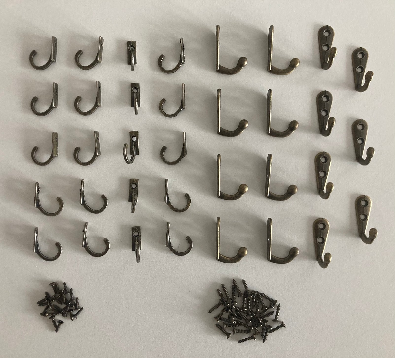 30 metalen haken haakjes wandhaken, Ophalen of Verzenden, Zo goed als nieuw, Metaal
