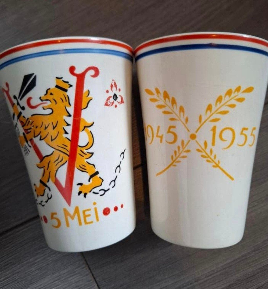Vintage Bevrijdingsbekers 1945-1955 - Set van 2, Ophalen of Verzenden