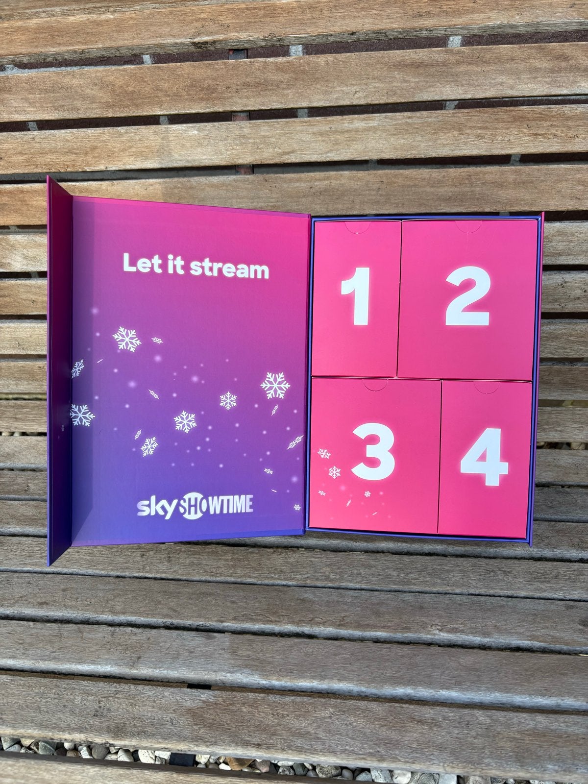 Sky Showtime adventkalender met goodies, Ophalen of Verzenden, Nieuw, Tv, Overige typen