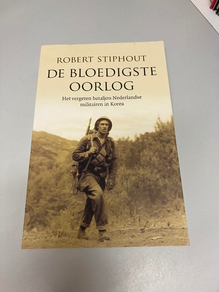 De bloedigste oorlog vergeten Bataljon NL militairen Korea, Ophalen of Verzenden, 1945 tot heden, Gelezen, Algemeen