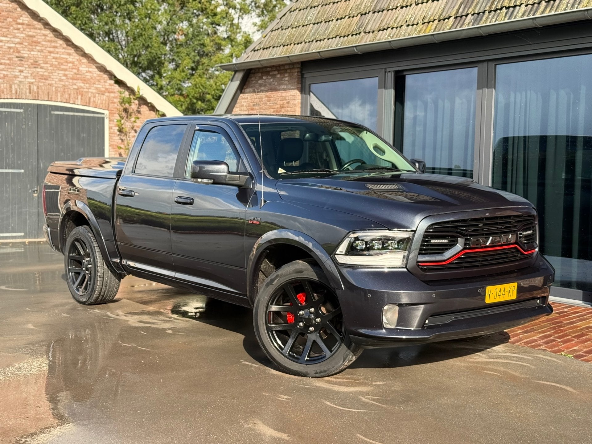 Dodge Ram 1500 5.7 V8 22 inch Quad Cab 6'4, Auto's, Automaat, Gebruikt, 5654 cc, Bedrijf