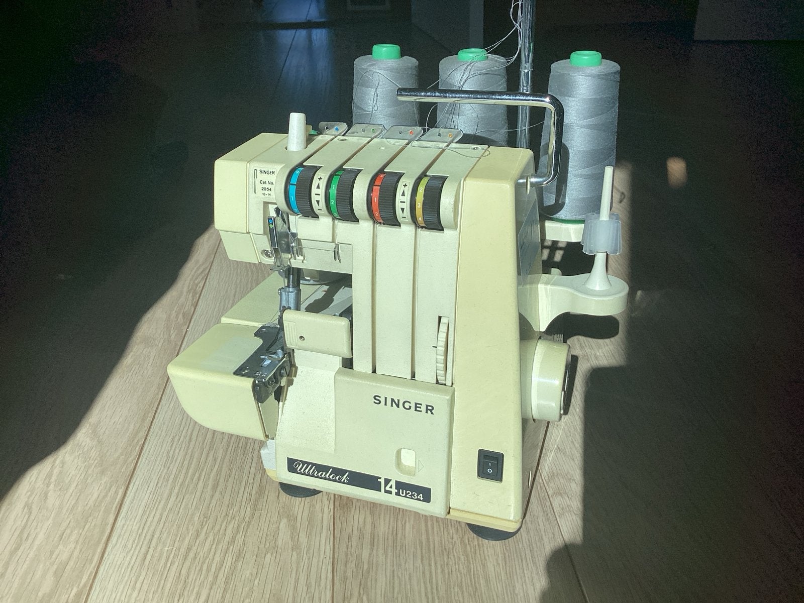 Singer Ultralock 14U234 Lockmachine - Zo goed als nieuw, Ophalen, Zo goed als nieuw, Lockmachine, Singer