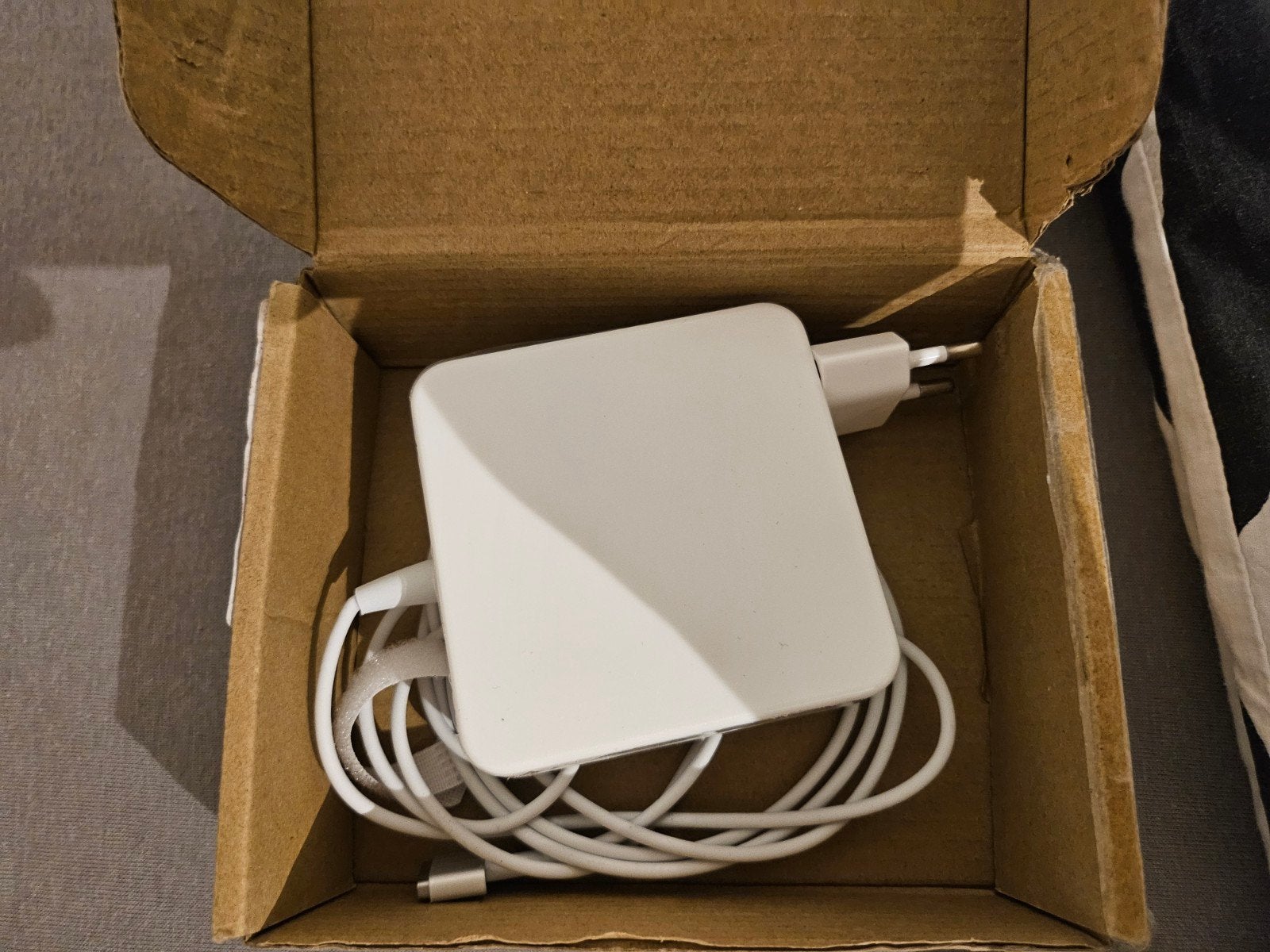 Lader voor MacBook Air, Ophalen of Verzenden, Zo goed als nieuw, Universeel
