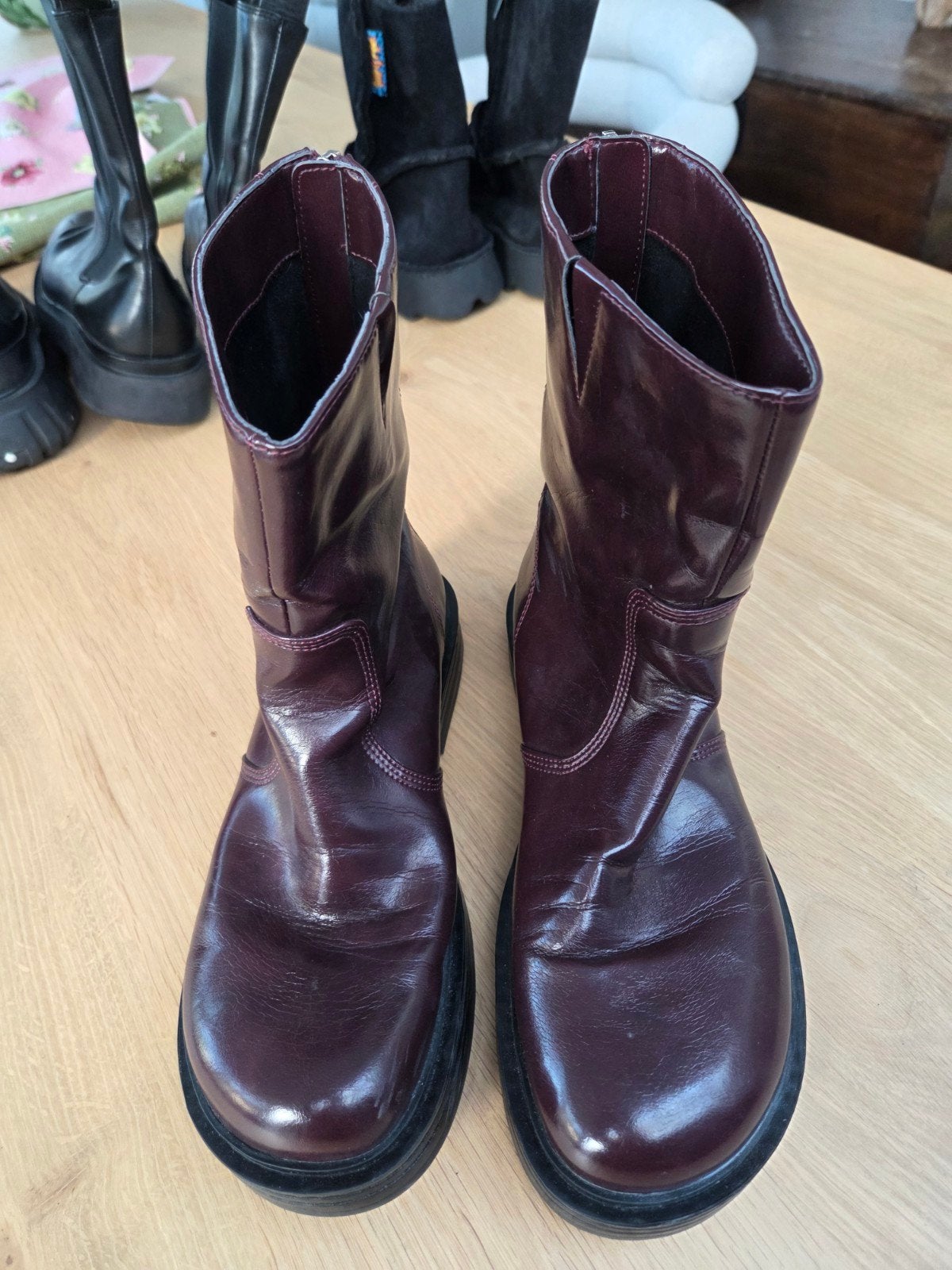 Zara bordeaux laarzen met rits - Maat 39, Zara, Lage of Enkellaarzen, Ophalen of Verzenden, Gedragen