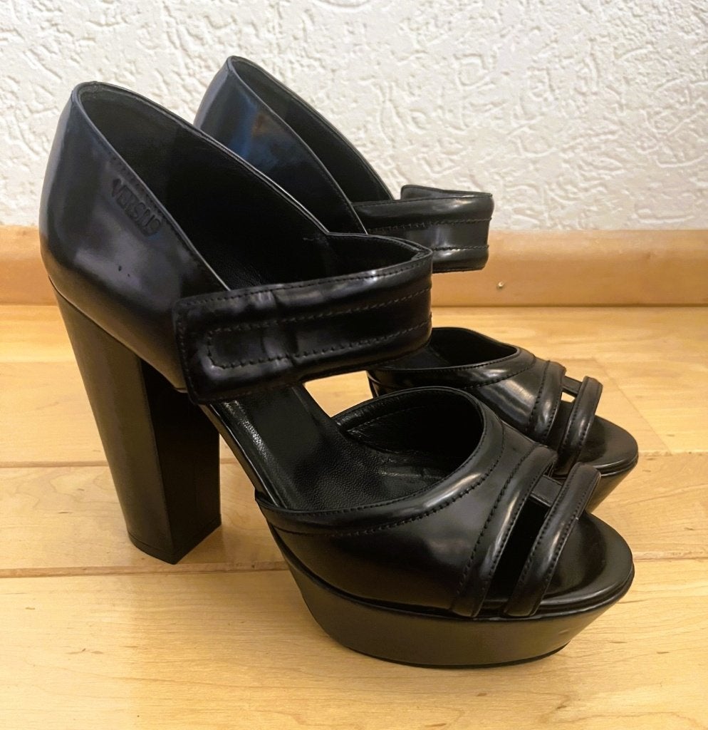 Versus Versace pumps maat 37 peeptoe plateau AUTHENTIEK, Pumps, Verzenden, Zo goed als nieuw, Versus Versace
