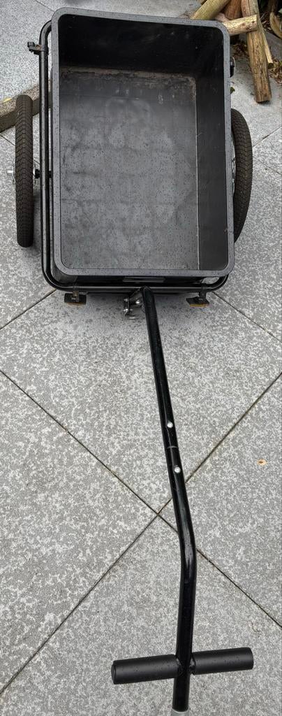 Fietskar met hard plastic bak en zadelpenbevestiging, Ophalen of Verzenden, Zo goed als nieuw, Bagagekar