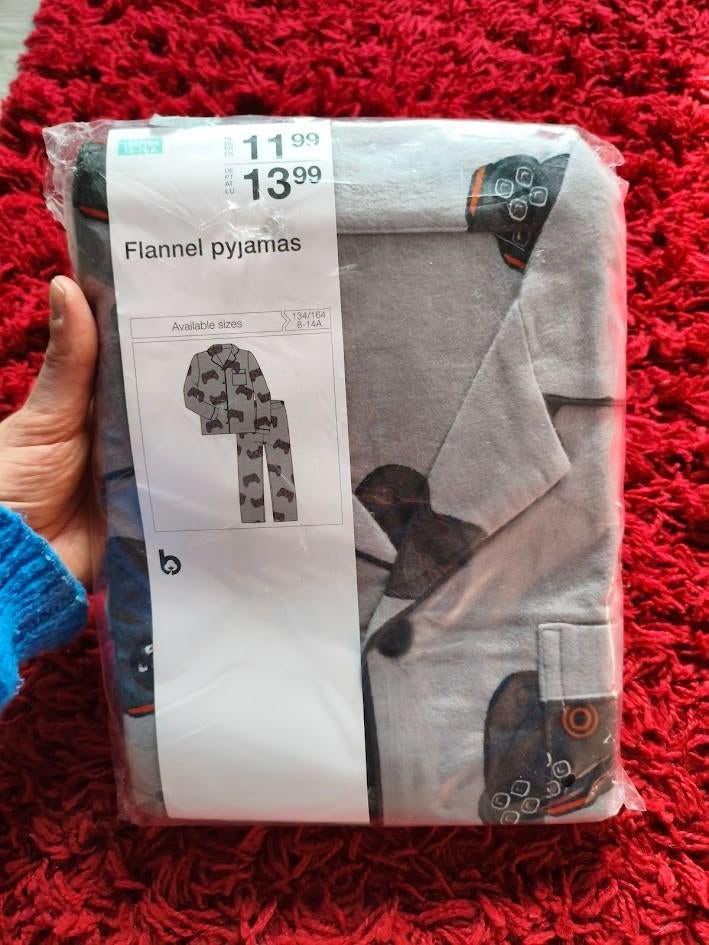 Nieuw in verpakking flanellen gaming jongens pyjama (2), Kinderen en Baby's, Kinderkleding | Maat 158, Nieuw, Ophalen of Verzenden
