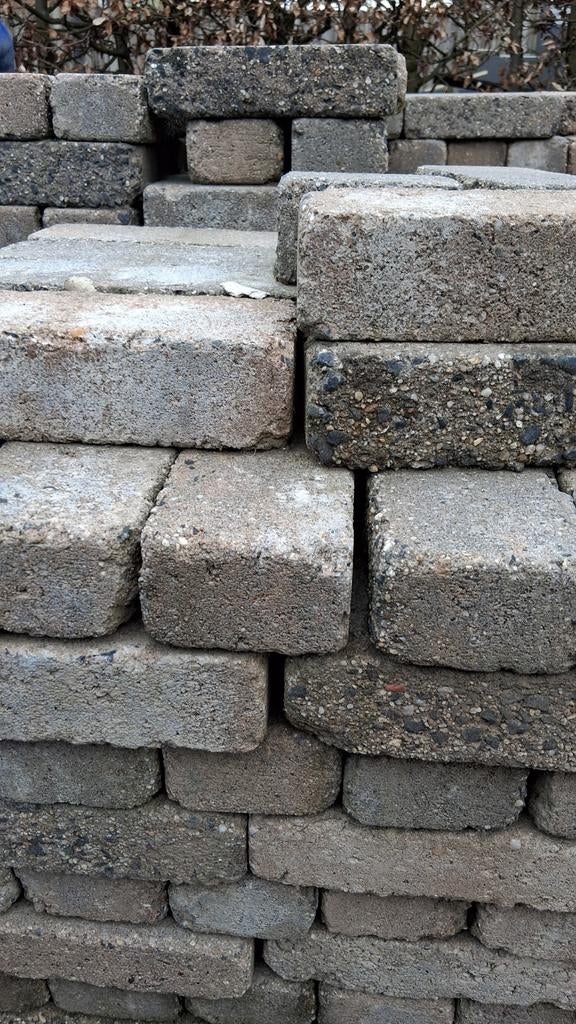 GRATIS af te halen: Waaltjes, ca. 35 m2, deels opgestapeld, Ophalen, Gebruikt, Klinkers, 10 m² of meer