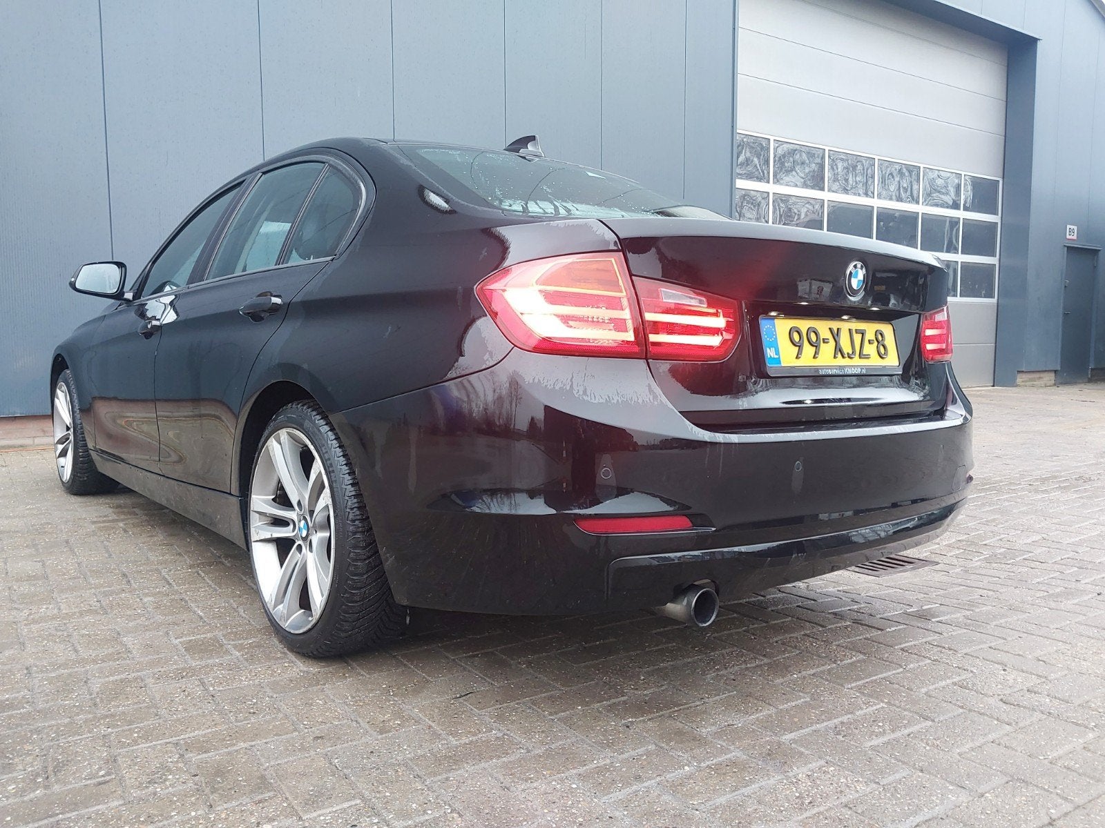 BMW 3-Serie 2.0IX 320 135KW Aut8 (f30) 2012 Zwart, Auto's, BMW, Achterwielaandrijving, 4 cilinders, Zwart, Origineel Nederlands