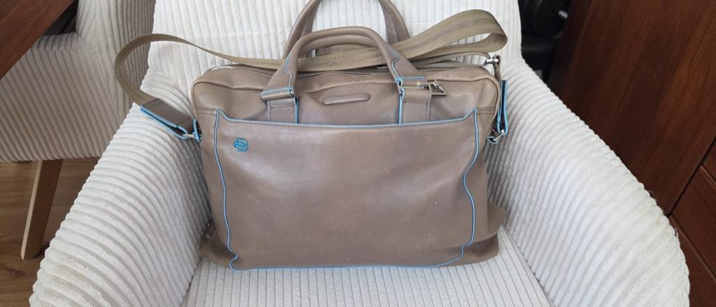 Piquadro 14” Blue square laptop tas taupe - exclusive, Computers en Software, Laptoptassen, Verzenden, Aktetas, 14 inch, Overige merken
