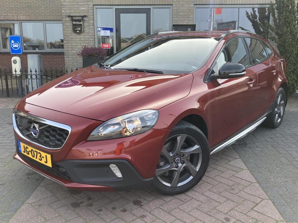 Volvo V40 Cross Country 1.5 T3 Summum | Trekhaak | ACC | BLI, Auto's, Euro 6, 700 kg, 152 pk, Automatische klimaatregeling