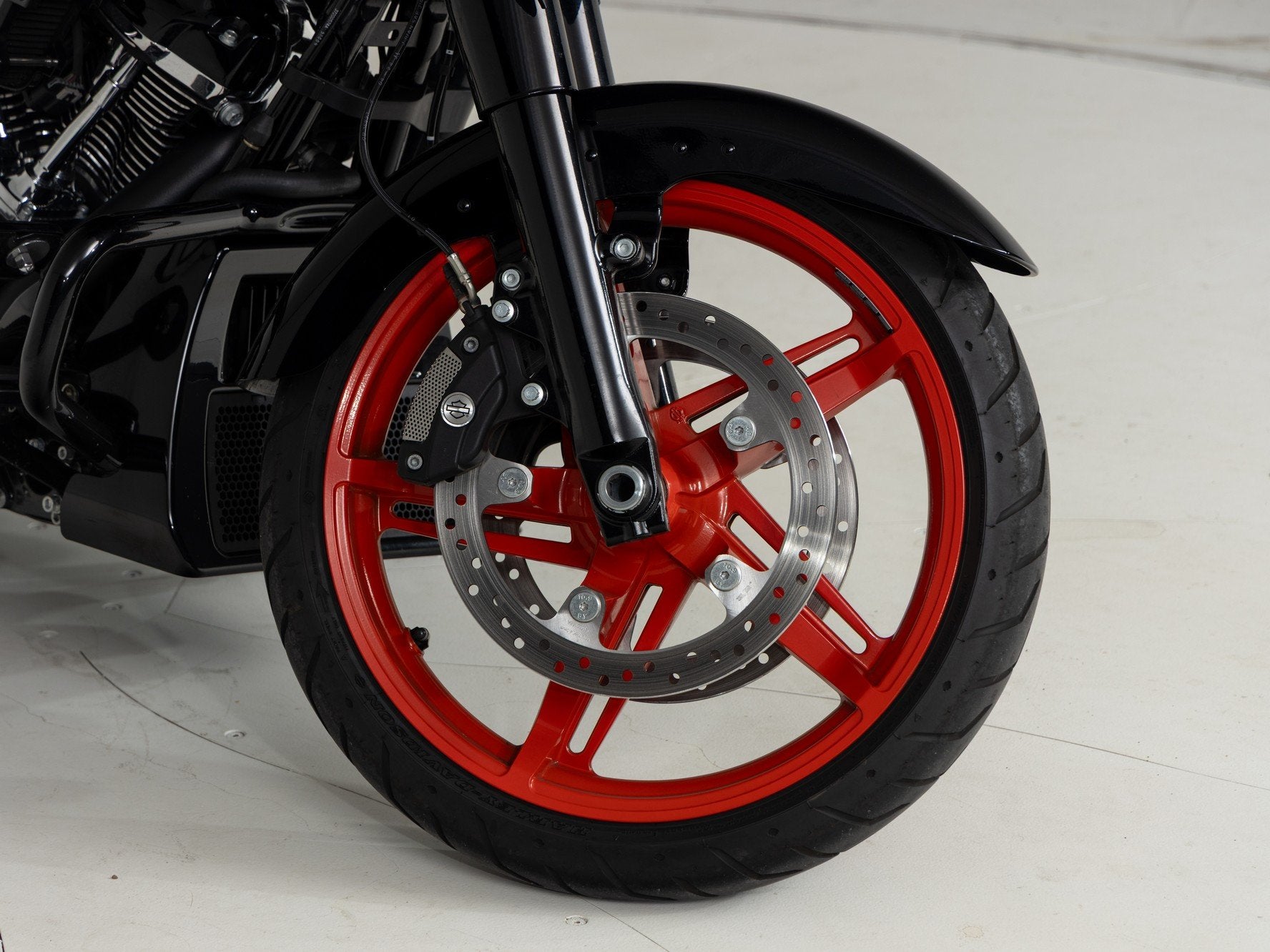 Harley-Davidson FLHX Street Glide (bj 2025), ABS, Toermotor, 1923 cc, Laan van Vredenoord 33
2289 DA  Rijswijk ZH, NL