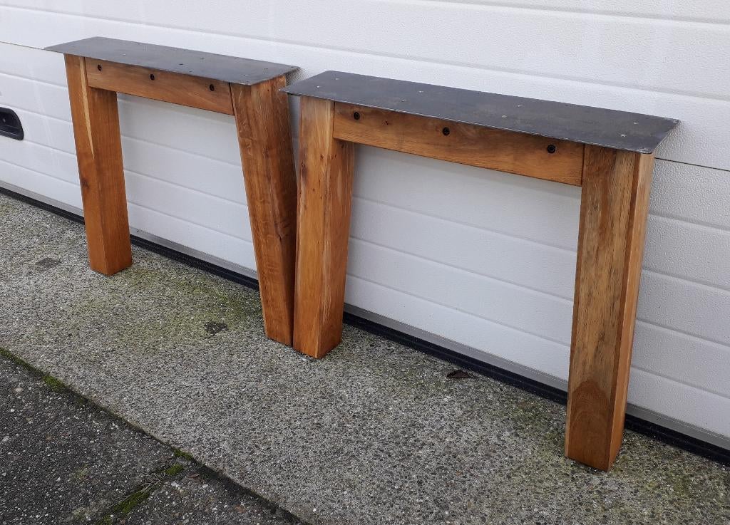 2 Eikenhouten poten met metalen bevestigingsplaat, Ophalen, Gebruikt, 50 tot 100 cm, 150 tot 200 cm