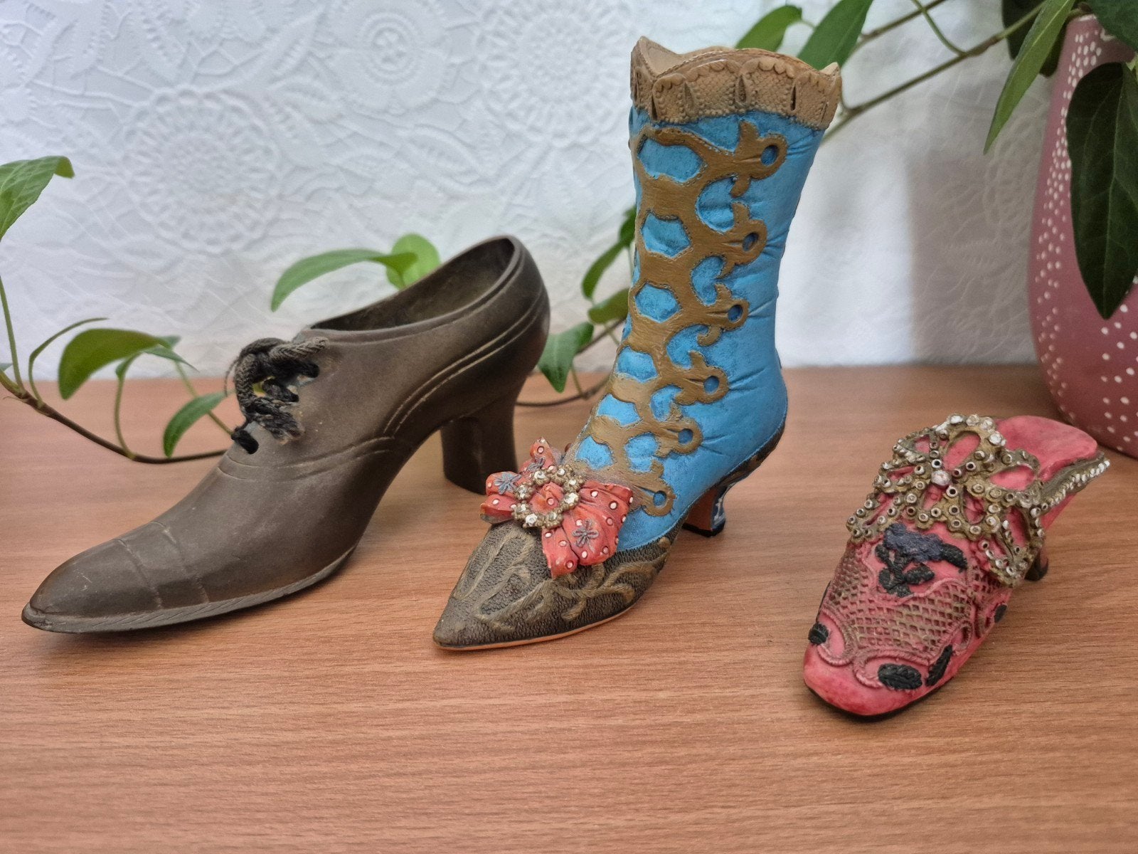 Set van 3 miniatuur Victoriaanse schoenen koper en keramiek, Ophalen of Verzenden