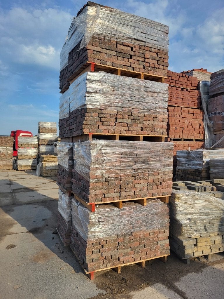 72m2 gebruikte beton klinkers walen rood zwart, Tuin en Terras, Ophalen, Gebruikt, Klinkers, 10 m² of meer