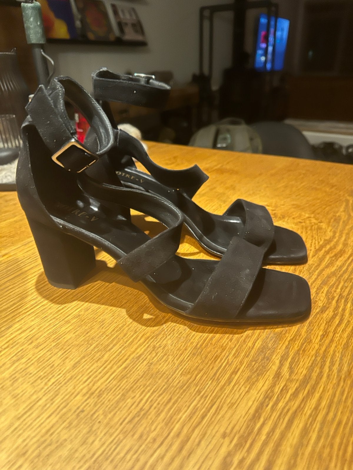 Notre-V Zwarte Suède Pumps Maat 41, Ophalen of Verzenden, Zwart, Pumps