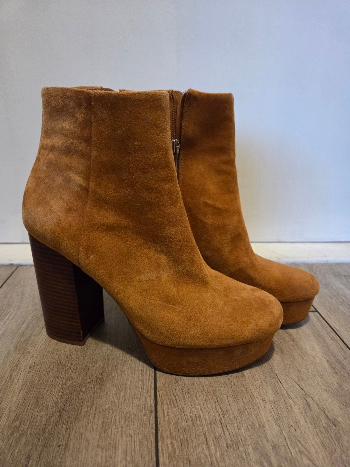 Steve Madden suède enkellaarzen met plateauzool, Steve Madden, 21-09 41st Ave, Long Island City, NY 11101, USA, Bruin, Lage of Enkellaarzen