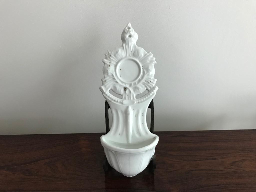 Wijwatervat wijwater vat wit porselein, Antiek en Kunst, Ophalen of Verzenden
