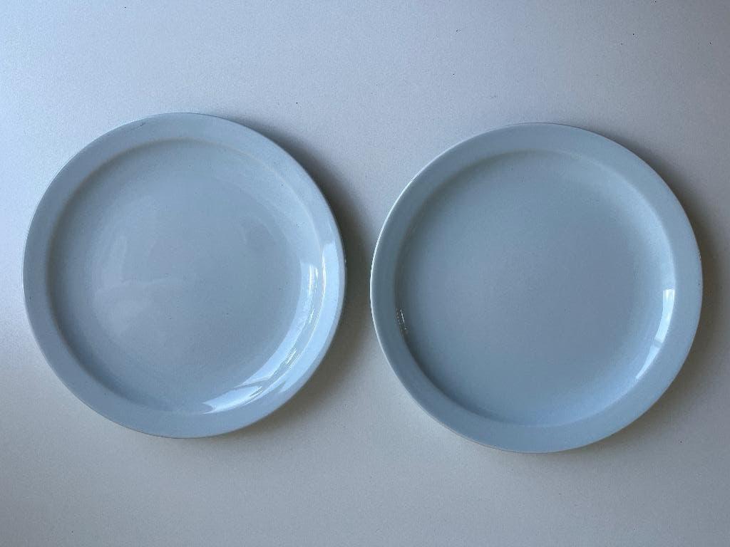 Twee dinerborden Fris Edam parelgrijs, Antiek en Kunst, Antiek | Servies los, Ophalen of Verzenden