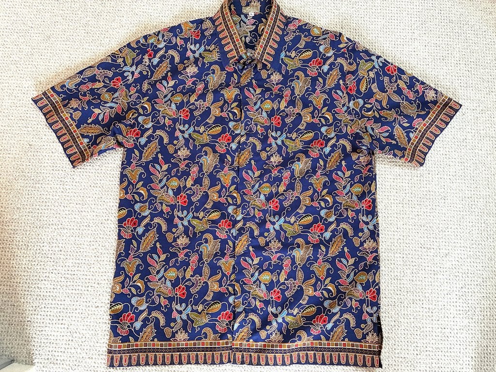 Uniek batik overhemd Singapore Airlines, Ophalen of Verzenden, Zo goed als nieuw, Blauw, Halswijdte 41/42 (L)