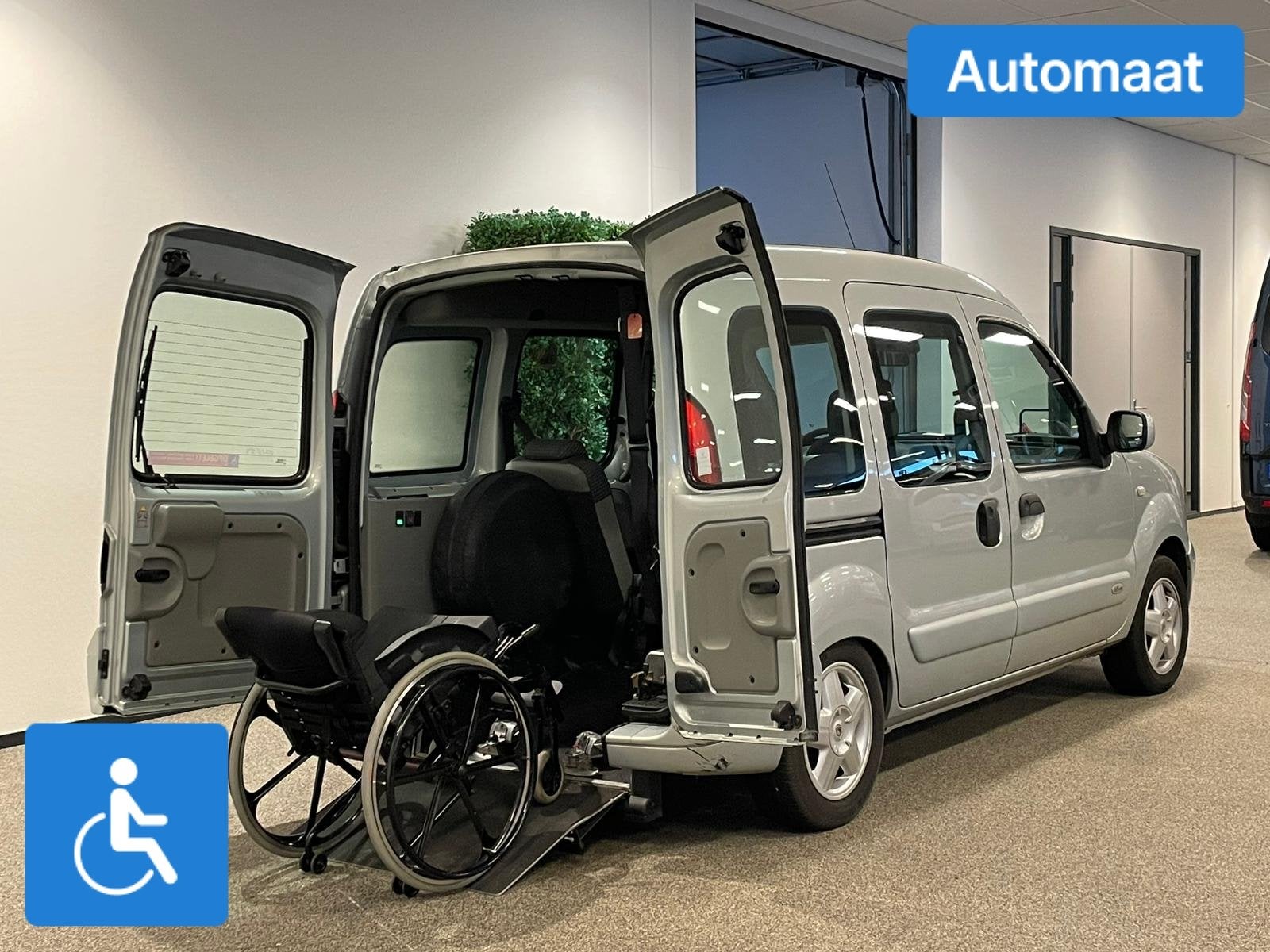 Renault Kangoo Rolstoelauto Automaat (airco) 3+1 rolstoel ge, 12 maanden, Stof, Gebruikt, Origineel Nederlands