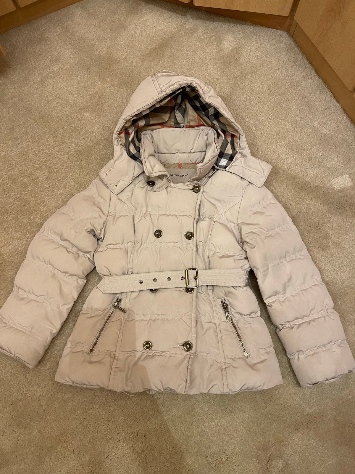 Burberry kinderjas - beige, maat 128 (8Y), Ophalen, Gebruikt, Meisje, Jas