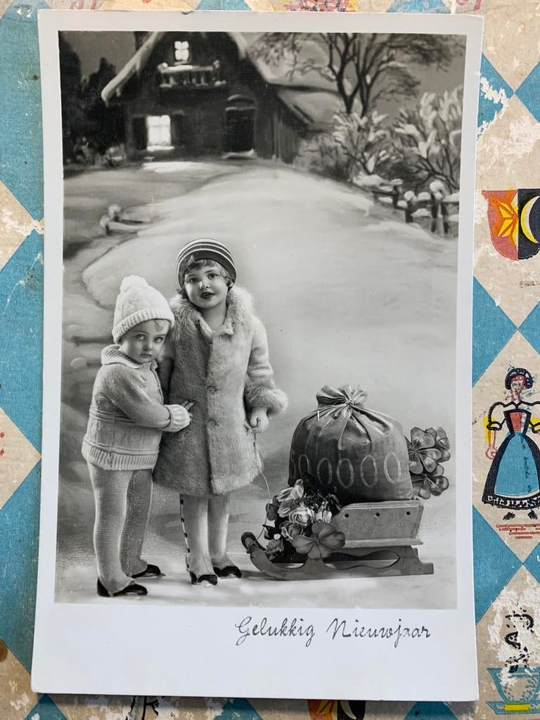 1935 Gelukkig Nieuwjaar - kindjes, slee, klaver 4, geld (NN), Ophalen of Verzenden, 1920 tot 1940, Gelopen, Feest(dag)