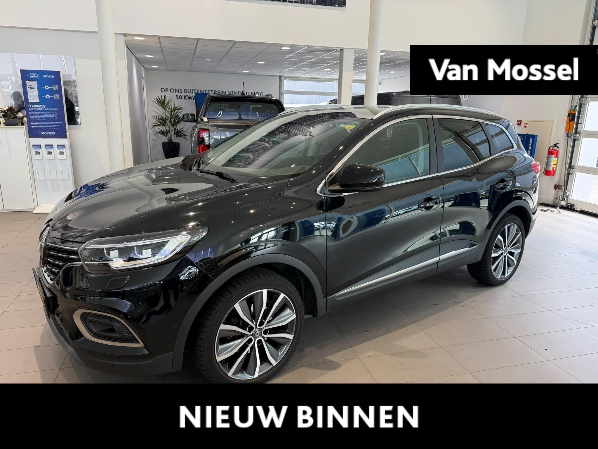 Renault Kadjar 1.3 TCe Black Edition PANORAMA DAK | STOEL VE, Voorwielaandrijving, Gebruikt, 4 cilinders, Alcantara