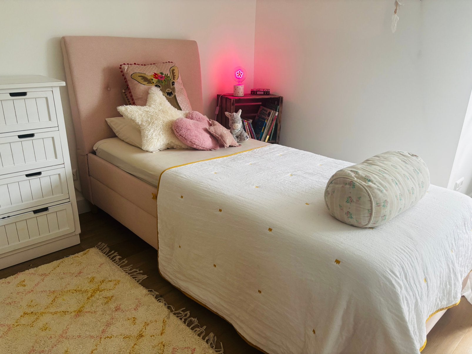 Single bed 90*200 pink boxspring inc. premium mattress, Ophalen, 90 cm, Eenpersoons, Zo goed als nieuw
