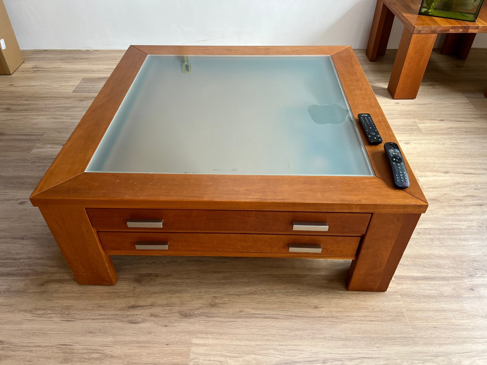 Glaskast vitrine kast salontafel., Huis en Inrichting, Ophalen, Gebruikt, 100 tot 150 cm, 50 tot 100 cm