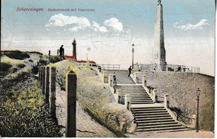 SCHEVENINGEN - GEDENKNAALD / VUURTOREN, Verzamelen, Ansichtkaarten | Nederland, Ophalen of Verzenden, 1920 tot 1940, Gelopen, Zuid-Holland