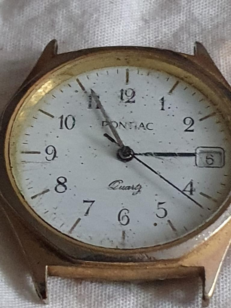 Vintage Pontiac Quartz Polshorloge - Goudkleurig, Sieraden, Tassen en Uiterlijk, Horloges | Dames, Ophalen of Verzenden, Gebruikt