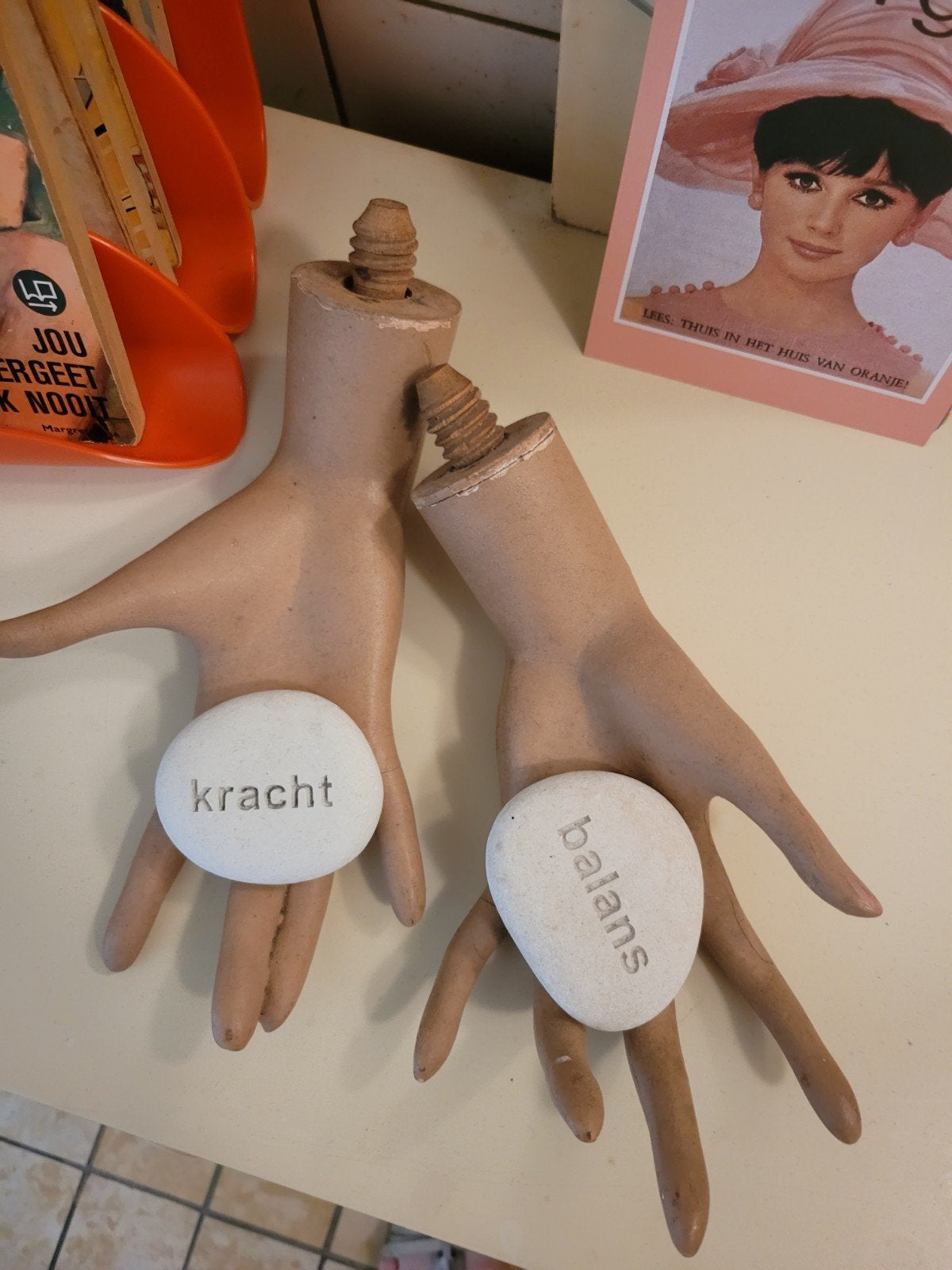 Vintage Mannequin Handen met Inspirerende Stenen, Ophalen of Verzenden