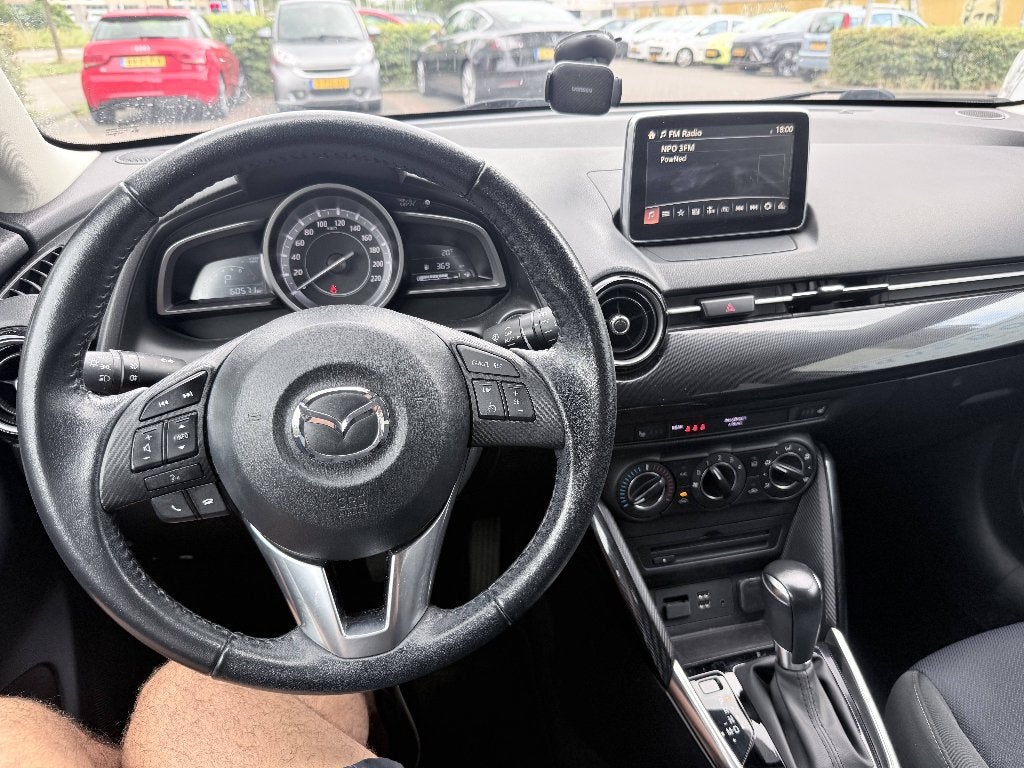 Foto 11 van Mazda 2 1.5 Skyactiv-g 90PK AUTOMAAT 2015 Grijs
