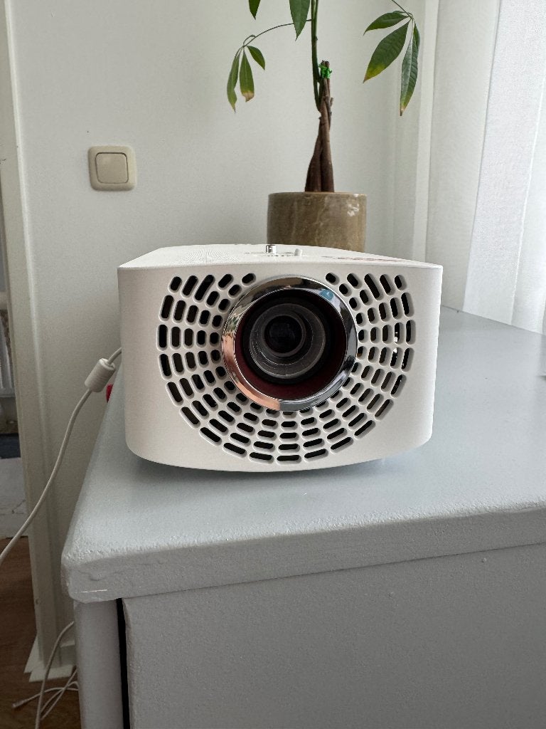 Beamer | LG PF1500G, LED, Ophalen of Verzenden, Zo goed als nieuw, Full HD (1080)